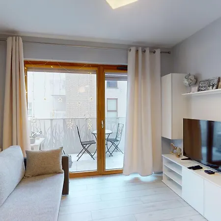 Family House Near The Market Square -perfect For Family & Business - Ksiecia Witolda Street 500 Steps To Market Square - 2 Bedrooms,2 Parking Places Apartment *