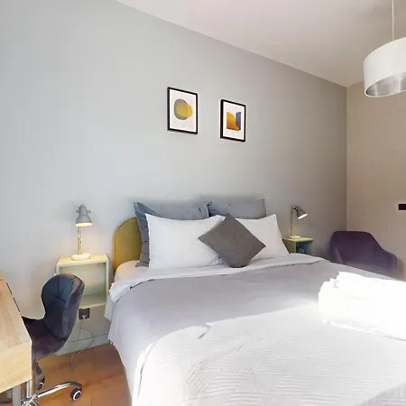 Апартаменти Family House Near The Market Square -perfect For Family & Business - Ksiecia Witolda Street 500 Steps To Market Square - 2 Bedrooms,2 Parking Places *