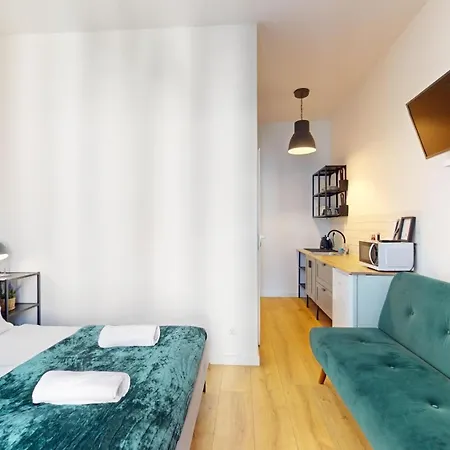 Family House Near The Market Square -perfect For Family & Business - Ksiecia Witolda Street 500 Steps To Market Square - 2 Bedrooms,2 Parking Places