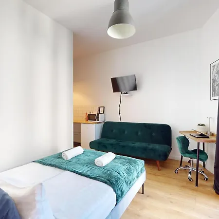 Family House Near The Market Square -perfect For Family & Business - Ksiecia Witolda Street 500 Steps To Market Square - 2 Bedrooms,2 Parking Places Apartment *