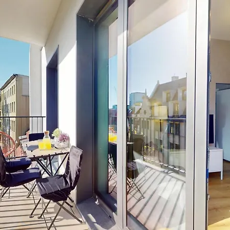 Family House Near The Market Square -perfect For Family & Business - Ksiecia Witolda Street 500 Steps To Market Square - 2 Bedrooms,2 Parking Places Apartment Wroclaw