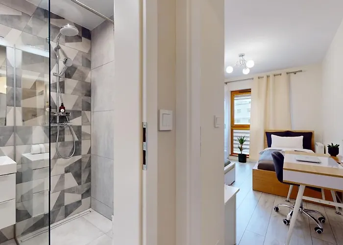 Family House Near The Market Square -perfect For Family & Business - Ksiecia Witolda Street 500 Steps To Market Square - 2 Bedrooms,2 Parking Places