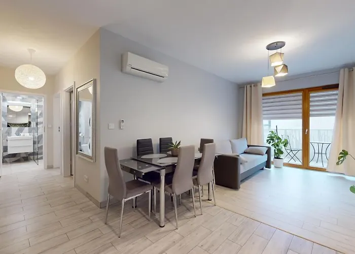 Family House Near The Market Square -perfect For Family & Business - Ksiecia Witolda Street 500 Steps To Market Square - 2 Bedrooms,2 Parking Places Appartement *