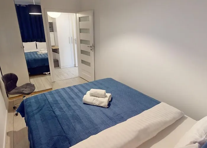 Family House Near The Market Square -perfect For Family & Business - Ksiecia Witolda Street 500 Steps To Market Square - 2 Bedrooms,2 Parking Places * Wrocław