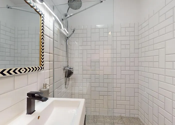 Family House Near The Market Square -perfect For Family & Business - Ksiecia Witolda Street 500 Steps To Market Square - 2 Bedrooms,2 Parking Places Appartement *