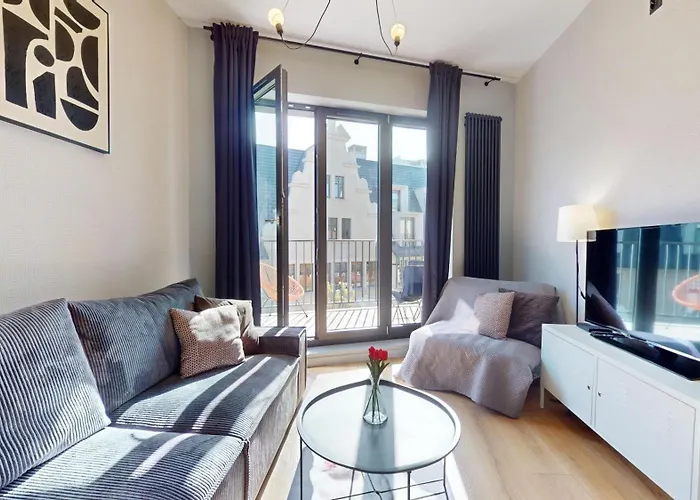 Family House Near The Market Square -perfect For Family & Business - Ksiecia Witolda Street 500 Steps To Market Square - 2 Bedrooms,2 Parking Places Wrocław