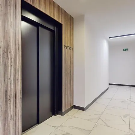 Family House Near The Market Square -perfect For Family & Business - Ksiecia Witolda Street 500 Steps To Market Square - 2 Bedrooms,2 Parking Places