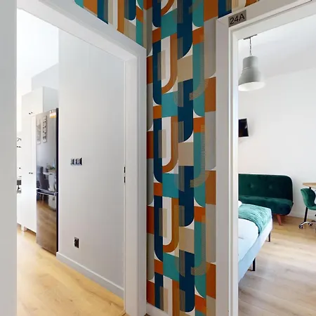 Apartamento Family House Near The Market Square -perfect For Family & Business - Ksiecia Witolda Street 500 Steps To Market Square - 2 Bedrooms,2 Parking Places Breslavia