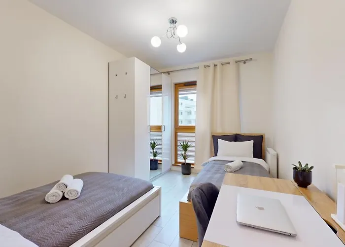 Family House Near The Market Square -perfect For Family & Business - Ksiecia Witolda Street 500 Steps To Market Square - 2 Bedrooms,2 Parking Places Apartman Wrocław