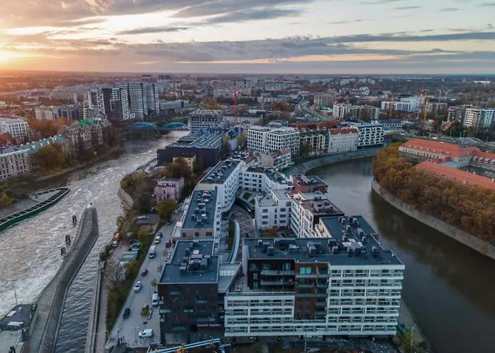 Family House Near The Market Square -perfect For Family & Business - Ksiecia Witolda Street 500 Steps To Market Square - 2 Bedrooms,2 Parking Places Apartman