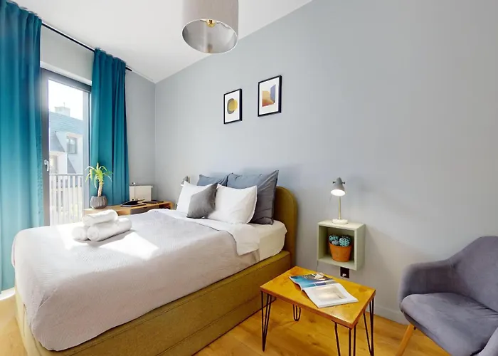 Family House Near The Market Square -perfect For Family & Business - Ksiecia Witolda Street 500 Steps To Market Square - 2 Bedrooms,2 Parking Places * Wrocław