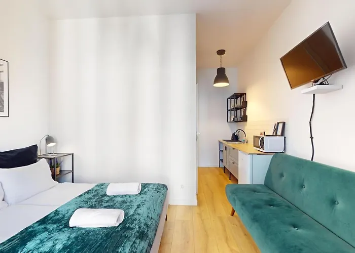 Family House Near The Market Square -perfect For Family & Business - Ksiecia Witolda Street 500 Steps To Market Square - 2 Bedrooms,2 Parking Places