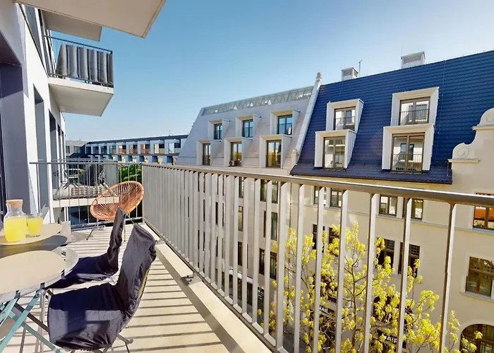 Family House Near The Market Square -perfect For Family & Business - Ksiecia Witolda Street 500 Steps To Market Square - 2 Bedrooms,2 Parking Places